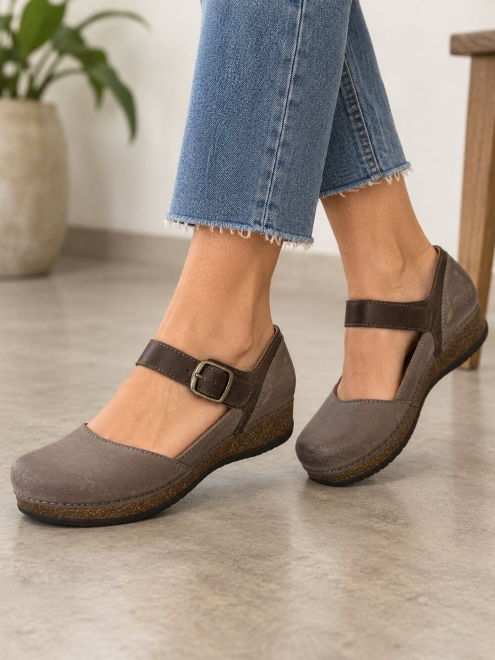 NWOT Dansko Mae Taupe Suede Mary Jane Shoes Size 38 / US 7.5-8 9613155300